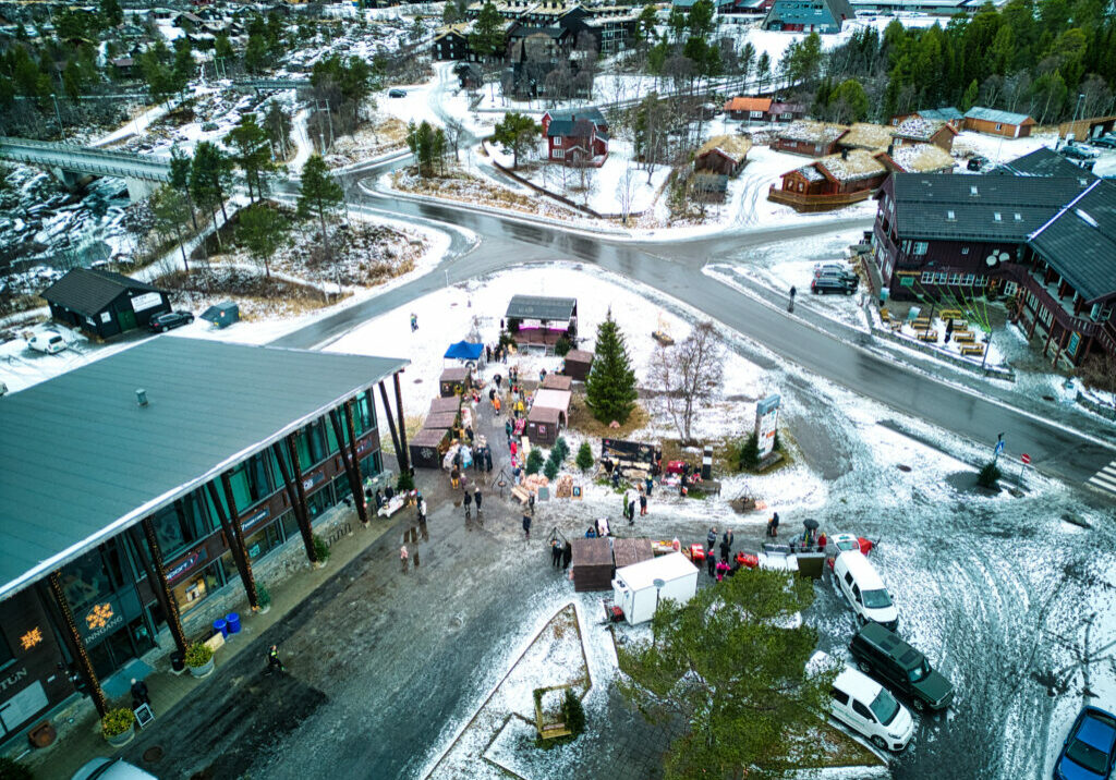 Dronebilde Hovdetun, Hovden Dronebild Hovdetun i Vinterskrud. Foto:Fjellmedia